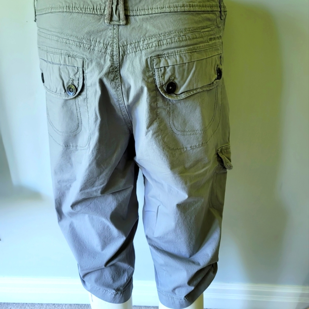 DKNY Jeans Capri Cargo Pants Size 10